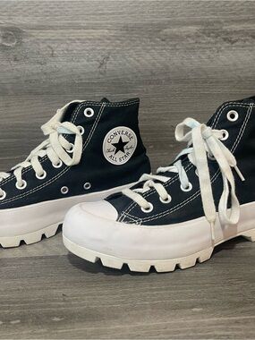 Converse Chuck Taylor All Star Lugged 2.0 Women’s Size 7 Black Platform Shoes